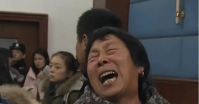老妇嫉妒杀害男童